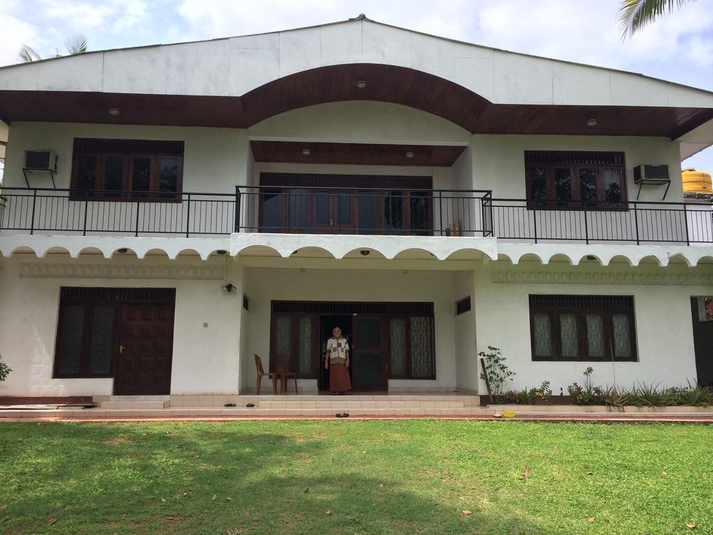 The Pallet House Dehiwala-Mount Lavinia Exterior foto